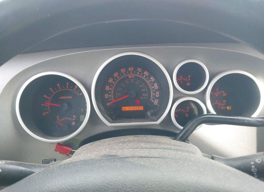 Photo 7 of 2011 Toyota Tundra GRADE 5.7L V8 (VIN 5TFUW5F1XBX197637)