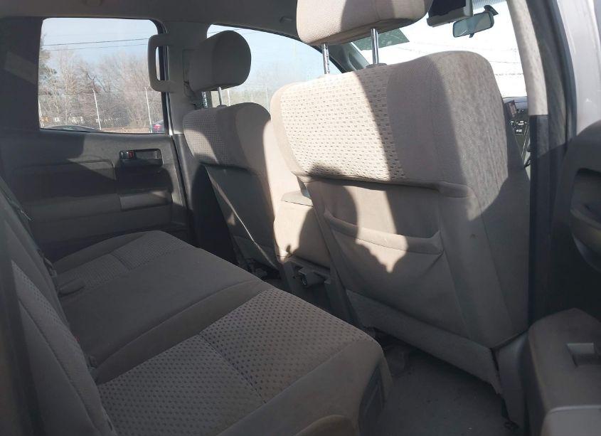 Photo 8 of 2011 Toyota Tundra GRADE 5.7L V8 (VIN 5TFUW5F1XBX197637)