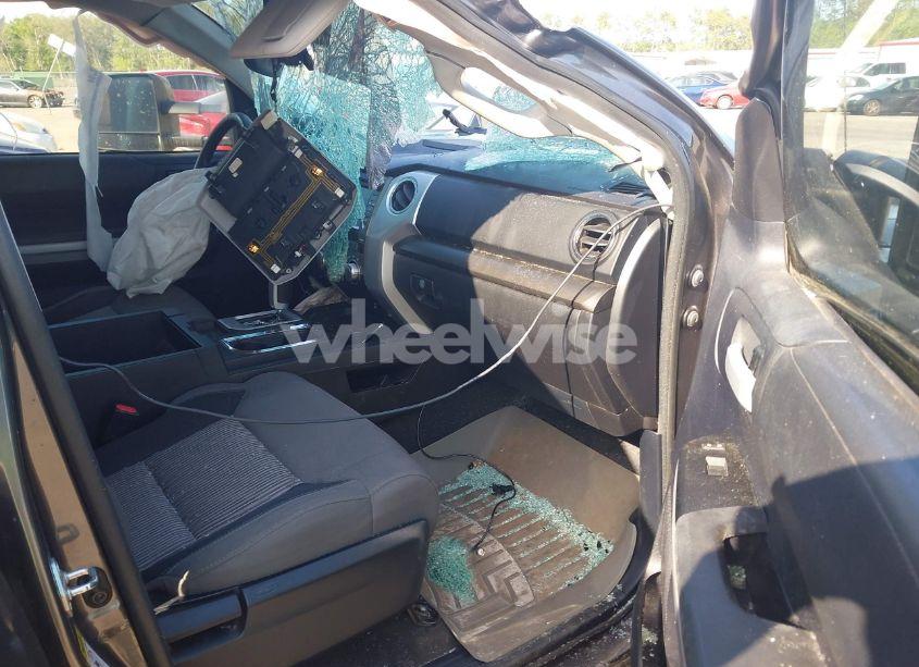 Photo 5 of 2014 Toyota Tundra SR5 5.7L V8 (VIN 5TFUW5F1XEX351784)