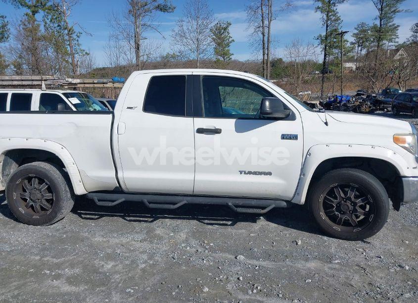 Photo 13 of 2014 Toyota Tundra SR5 5.7L V8 (VIN 5TFUW5F1XEX370559)