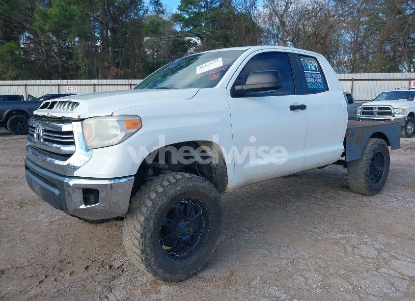 Photo 2 of 2016 Toyota Tundra SR5 5.7L V8 (VIN 5TFUW5F1XGX489845)