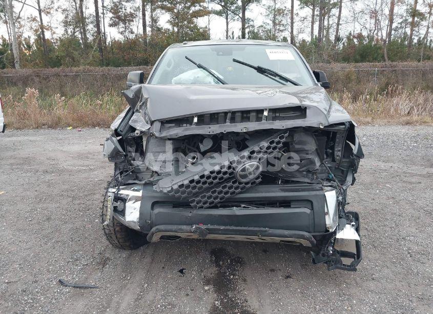 Photo 12 of 2018 Toyota Tundra SR5 5.7L V8 (VIN 5TFUW5F1XJX696548)