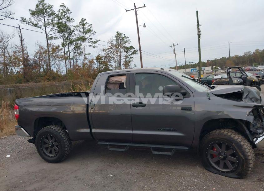 Photo 13 of 2018 Toyota Tundra SR5 5.7L V8 (VIN 5TFUW5F1XJX696548)