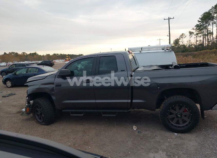 Photo 14 of 2018 Toyota Tundra SR5 5.7L V8 (VIN 5TFUW5F1XJX696548)