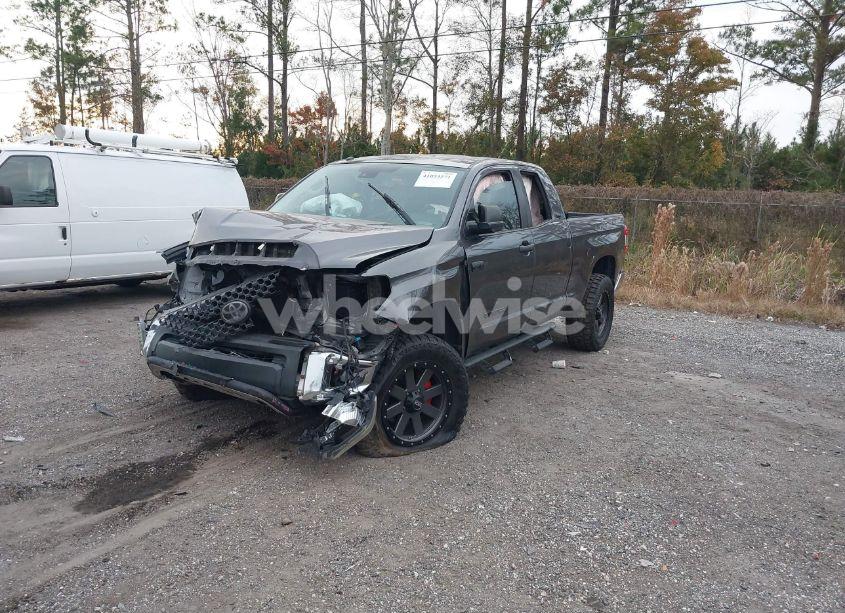 Photo 2 of 2018 Toyota Tundra SR5 5.7L V8 (VIN 5TFUW5F1XJX696548)