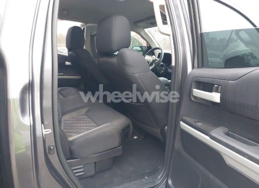 Photo 8 of 2018 Toyota Tundra SR5 5.7L V8 (VIN 5TFUW5F1XJX696548)