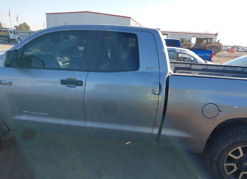 Photo 14 of 2019 Toyota Tundra SR5 5.7L V8 (VIN 5TFUW5F1XKX820335)