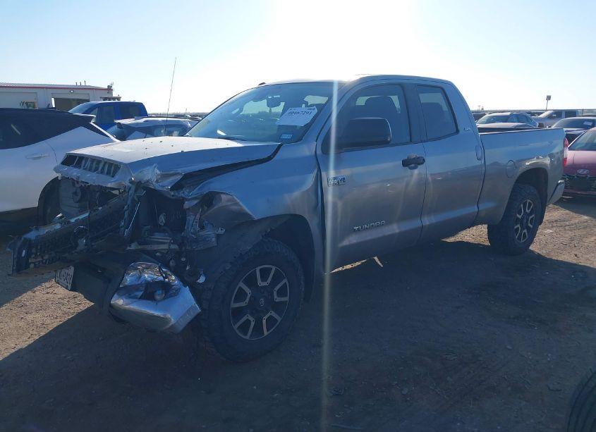 Photo 2 of 2019 Toyota Tundra SR5 5.7L V8 (VIN 5TFUW5F1XKX820335)