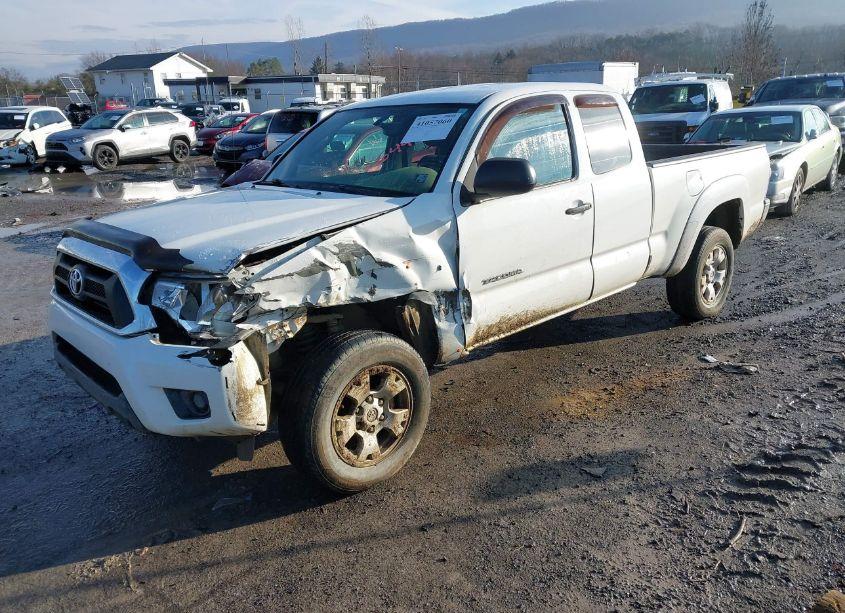 Photo 2 of 2013 Toyota Tacoma ACCESS CAB (VIN 5TFUX4EN0DX016446)