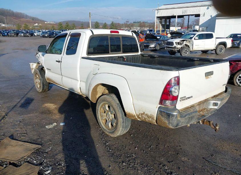 Photo 3 of 2013 Toyota Tacoma ACCESS CAB (VIN 5TFUX4EN0DX016446)
