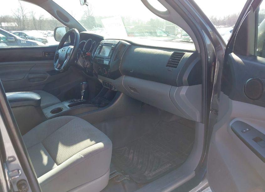 Photo 5 of 2013 Toyota Tacoma (VIN 5TFUX4EN1DX017735)