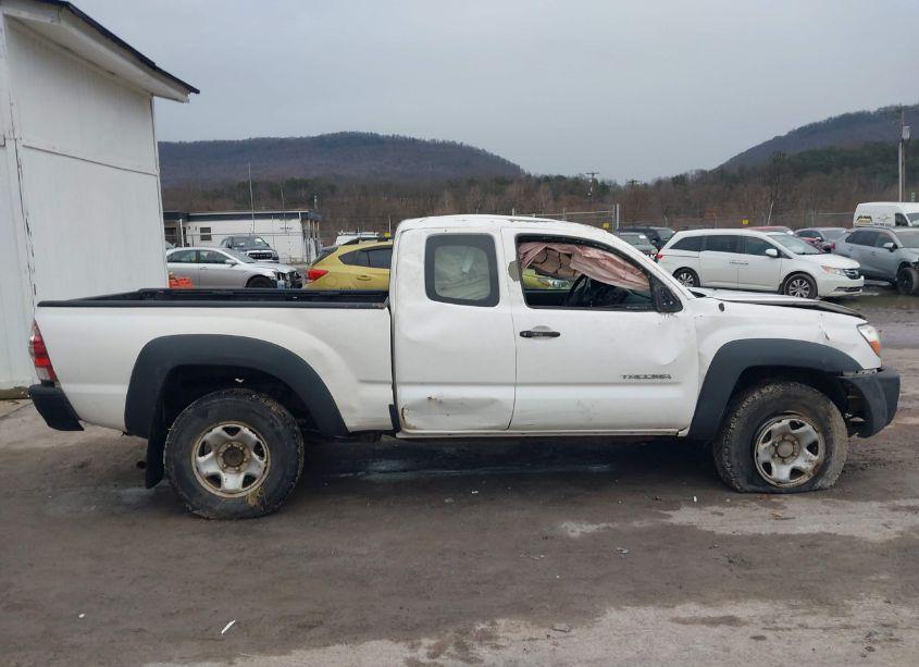 Photo 13 of 2011 Toyota Tacoma (VIN 5TFUX4EN3BX008189)