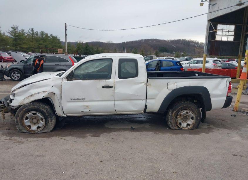 Photo 14 of 2011 Toyota Tacoma (VIN 5TFUX4EN3BX008189)