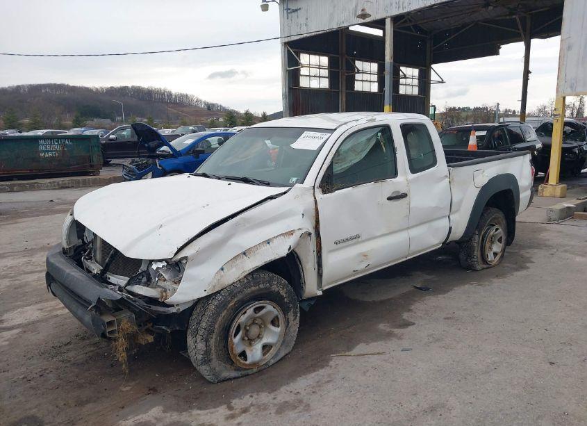 Photo 2 of 2011 Toyota Tacoma (VIN 5TFUX4EN3BX008189)