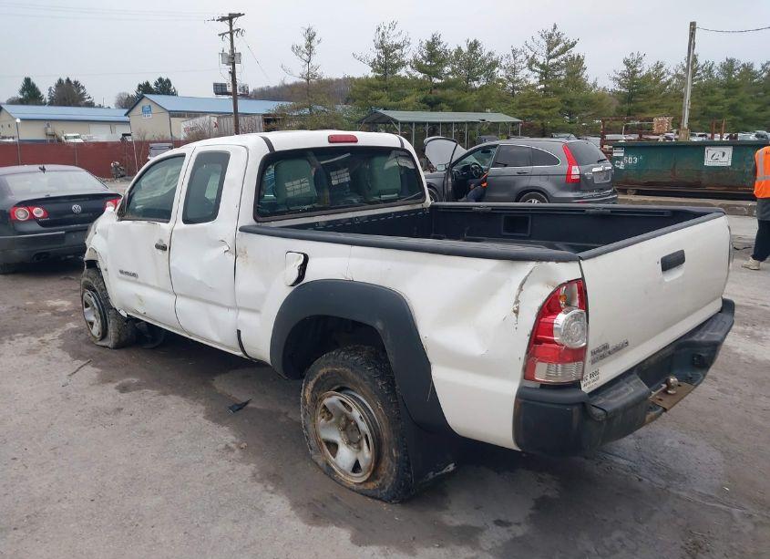 Photo 3 of 2011 Toyota Tacoma (VIN 5TFUX4EN3BX008189)
