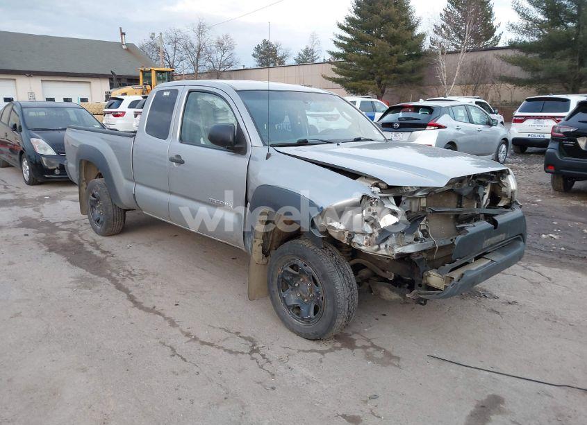 Photo 12 of 2015 Toyota Tacoma (VIN 5TFUX4EN5FX030586)