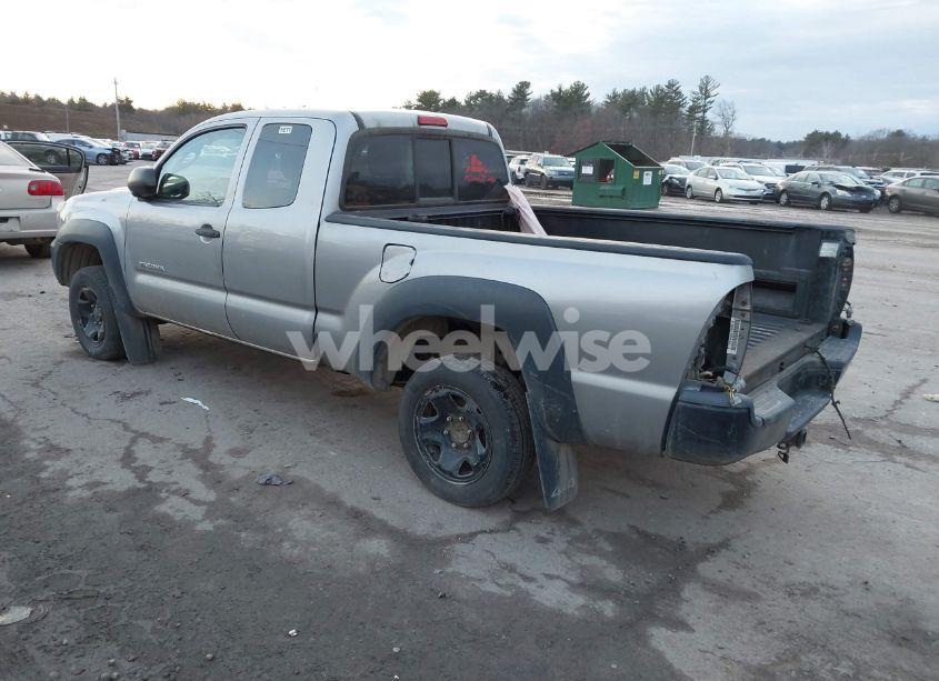 Photo 3 of 2015 Toyota Tacoma (VIN 5TFUX4EN5FX030586)