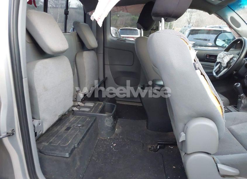 Photo 5 of 2015 Toyota Tacoma (VIN 5TFUX4EN5FX030586)