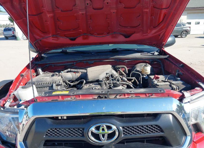 Photo 10 of 2015 Toyota Tacoma (VIN 5TFUX4EN6FX038793)