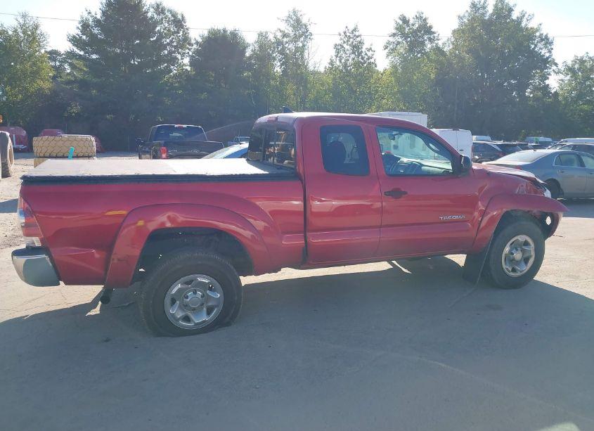 Photo 13 of 2015 Toyota Tacoma (VIN 5TFUX4EN6FX038793)