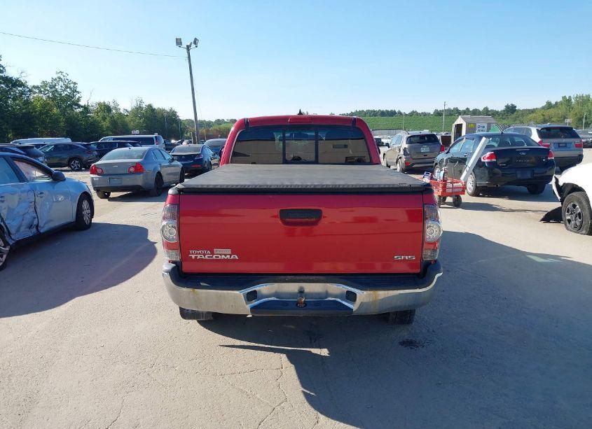 Photo 16 of 2015 Toyota Tacoma (VIN 5TFUX4EN6FX038793)