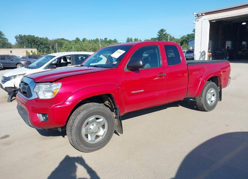 Photo 2 of 2015 Toyota Tacoma (VIN 5TFUX4EN6FX038793)