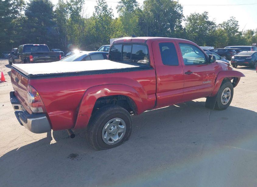 Photo 4 of 2015 Toyota Tacoma (VIN 5TFUX4EN6FX038793)