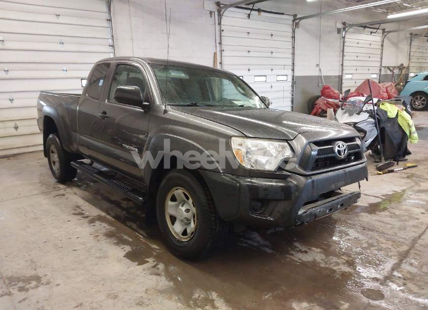 2014 Toyota Tacoma (VIN 5TFUX4EN8EX024814) main photo