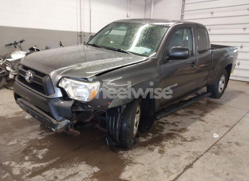 Photo 2 of 2014 Toyota Tacoma (VIN 5TFUX4EN8EX024814)