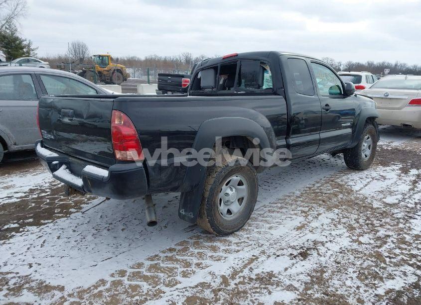 Photo 4 of 2014 Toyota Tacoma (VIN 5TFUX4EN8EX026787)
