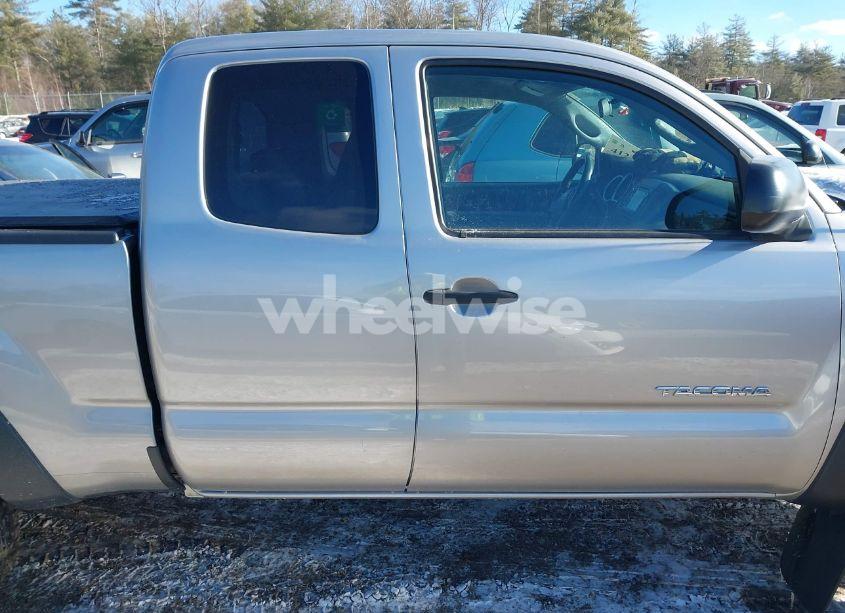 Photo 13 of 2015 Toyota Tacoma (VIN 5TFUX4EN8FX032722)