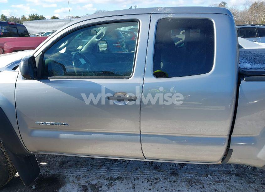 Photo 14 of 2015 Toyota Tacoma (VIN 5TFUX4EN8FX032722)