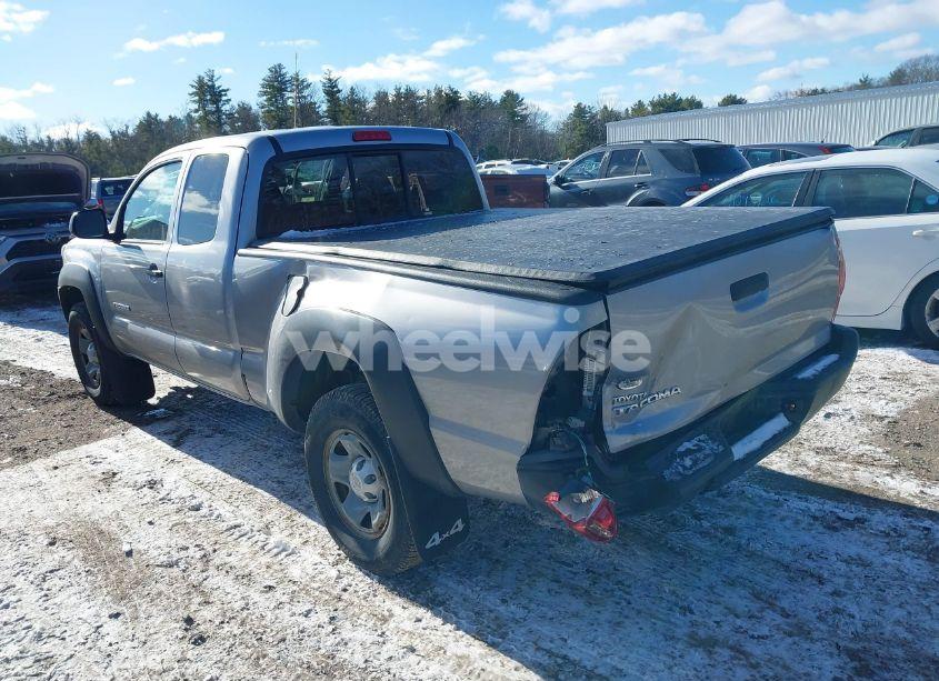 Photo 3 of 2015 Toyota Tacoma (VIN 5TFUX4EN8FX032722)