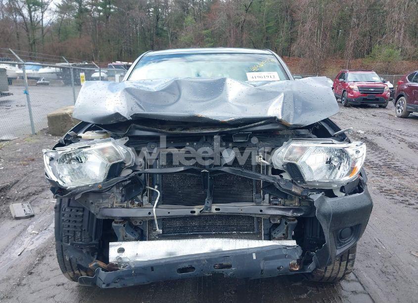 Photo 12 of 2015 Toyota Tacoma (VIN 5TFUX4EN8FX033949)