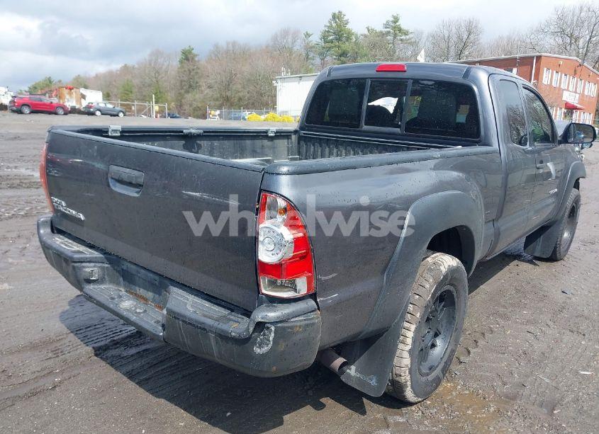 Photo 4 of 2015 Toyota Tacoma (VIN 5TFUX4EN8FX033949)