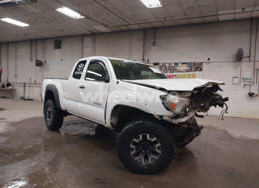 2015 Toyota Tacoma (VIN 5TFUX4EN9FX036973) main photo