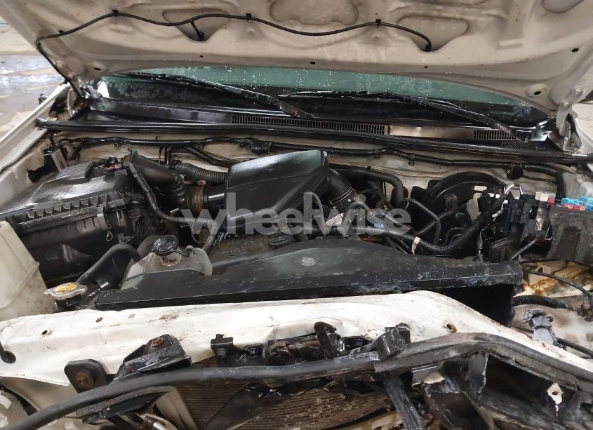 Photo 10 of 2015 Toyota Tacoma (VIN 5TFUX4EN9FX036973)