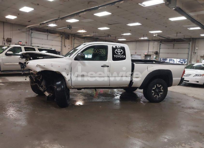 Photo 14 of 2015 Toyota Tacoma (VIN 5TFUX4EN9FX036973)