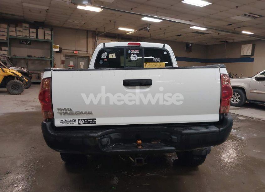Photo 16 of 2015 Toyota Tacoma (VIN 5TFUX4EN9FX036973)