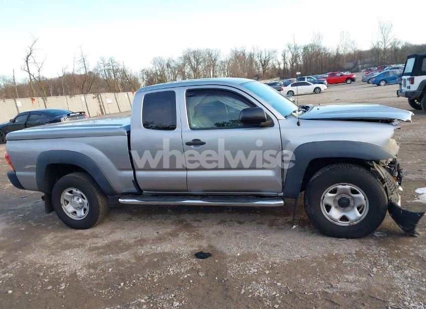 Photo 13 of 2015 Toyota Tacoma (VIN 5TFUX4EN9FX038058)