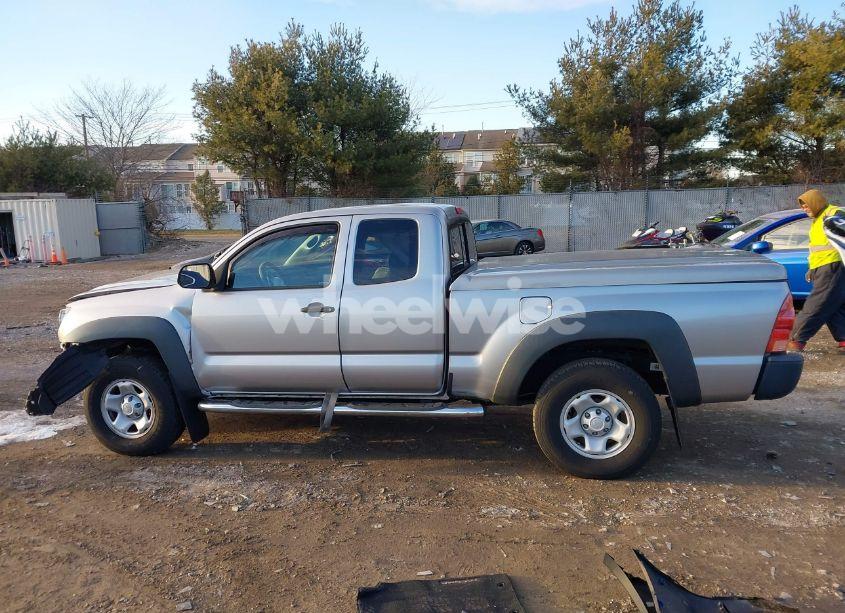Photo 14 of 2015 Toyota Tacoma (VIN 5TFUX4EN9FX038058)