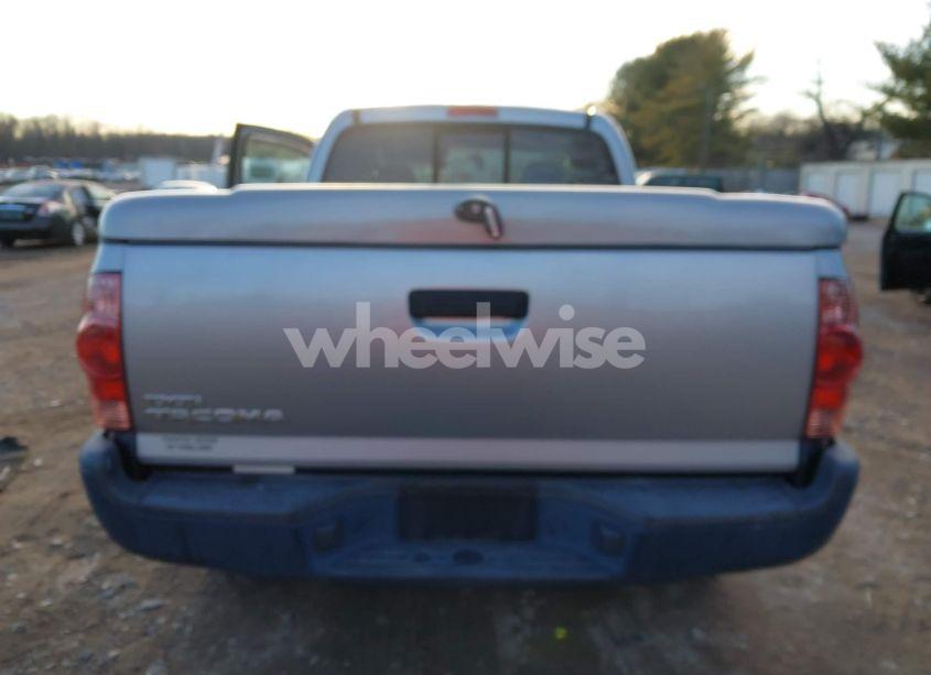 Photo 16 of 2015 Toyota Tacoma (VIN 5TFUX4EN9FX038058)