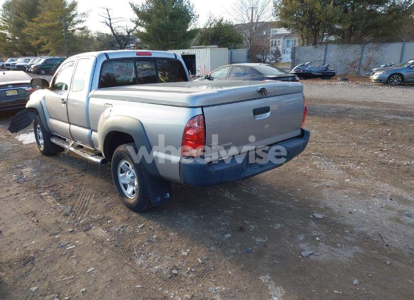 Photo 3 of 2015 Toyota Tacoma (VIN 5TFUX4EN9FX038058)