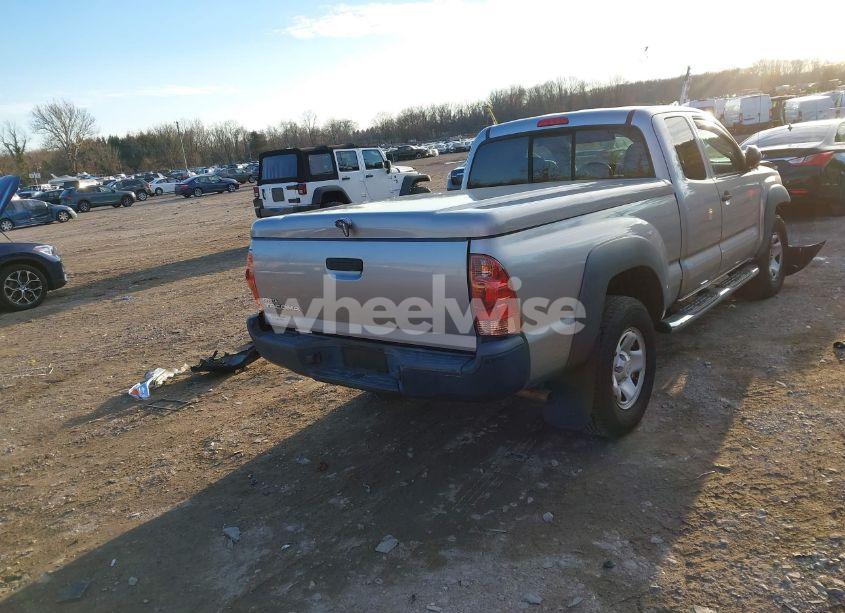 Photo 4 of 2015 Toyota Tacoma (VIN 5TFUX4EN9FX038058)