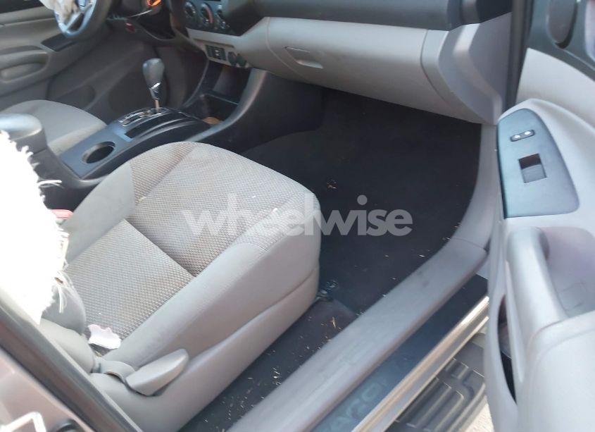 Photo 5 of 2015 Toyota Tacoma (VIN 5TFUX4EN9FX038058)