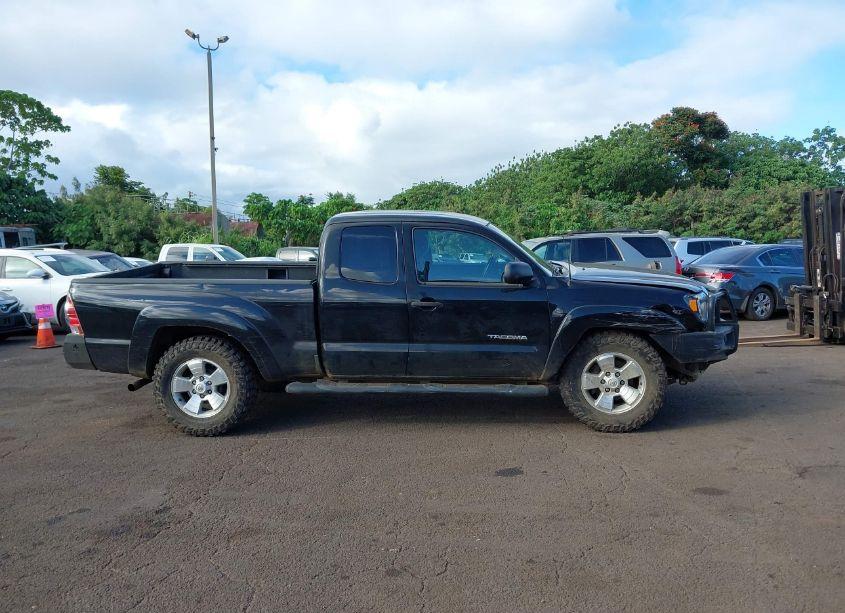 Photo 13 of 2011 Toyota Tacoma (VIN 5TFUX4ENXBX002213)