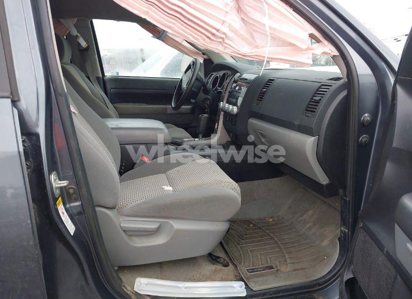 Photo 5 of 2010 Toyota Tundra GRADE 5.7L V8 (VIN 5TFUY5F10AX110742)