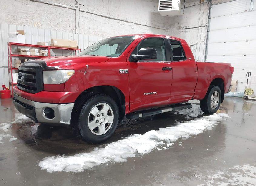 Photo 2 of 2011 Toyota Tundra GRADE 5.7L V8 (VIN 5TFUY5F10BX180775)