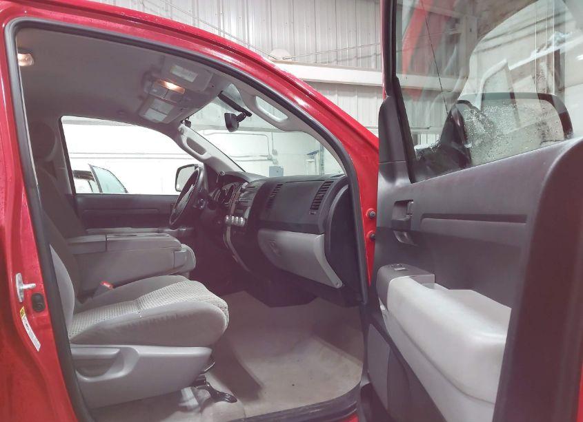 Photo 5 of 2011 Toyota Tundra GRADE 5.7L V8 (VIN 5TFUY5F10BX180775)