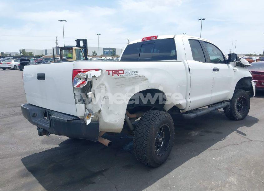 Photo 4 of 2010 Toyota Tundra GRADE 5.7L V8 (VIN 5TFUY5F11AX118381)